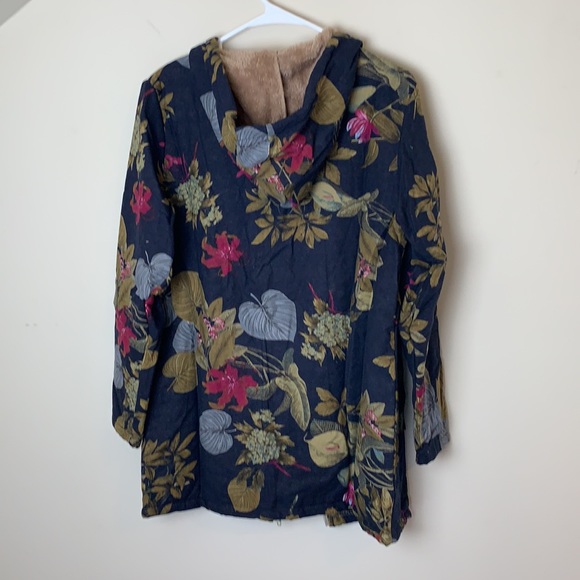 FINAL SALE! ❤️Navy blue floral light zip-up hoodie - Picture 4 of 14